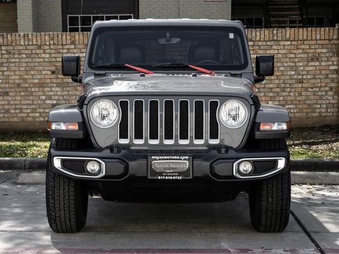 Used 2022 Jeep Wrangler Unlimited Sahara w/ Cold Weather Group AWD/4WD image 10