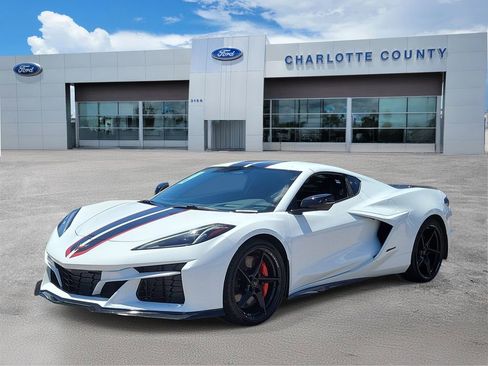 Used 2025 Chevrolet Corvette E-Ray AWD/4WD image 2