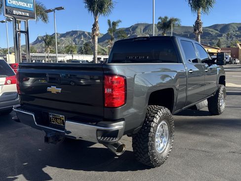 Used 2019 Chevrolet Silverado 2500 LT w/ Z71 Package, Off-Road image 3