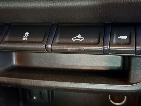 Used 2020 Chevrolet Colorado LT w/ LT Convenience Package RWD image 40