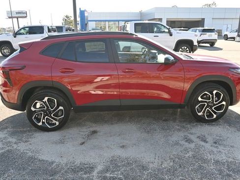 New 2026 Chevrolet Trax RS w/ Sunroof Package image 6
