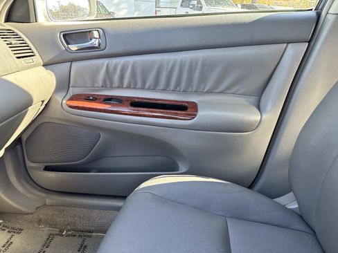 Used 2003 Toyota Camry LE image 22