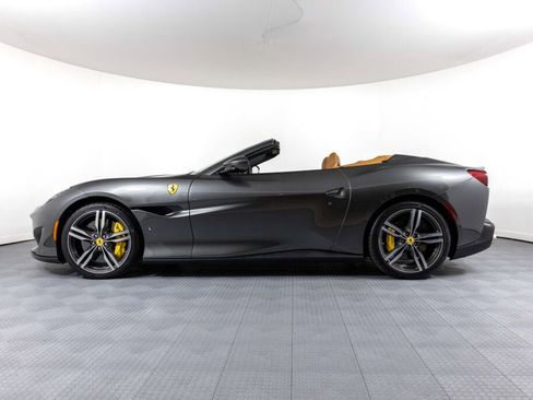 Used 2019 Ferrari Portofino image 3