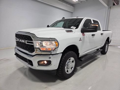 Used 2024 RAM 2500 Tradesman w/ Chrome Appearance Group AWD/4WD image 3