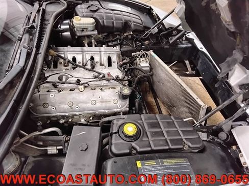 Used 2001 Chevrolet Corvette Coupe w/ Preferred Equipment Group2 RWD image 10