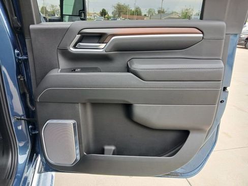 New 2026 GMC Sierra 2500 Denali w/ Denali Reserve Package AWD/4WD image 18
