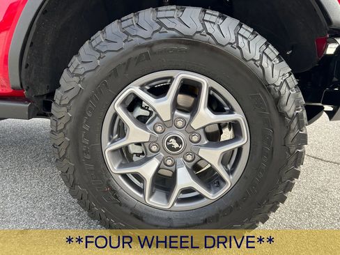 Certified 2025 Ford Bronco Badlands image 15