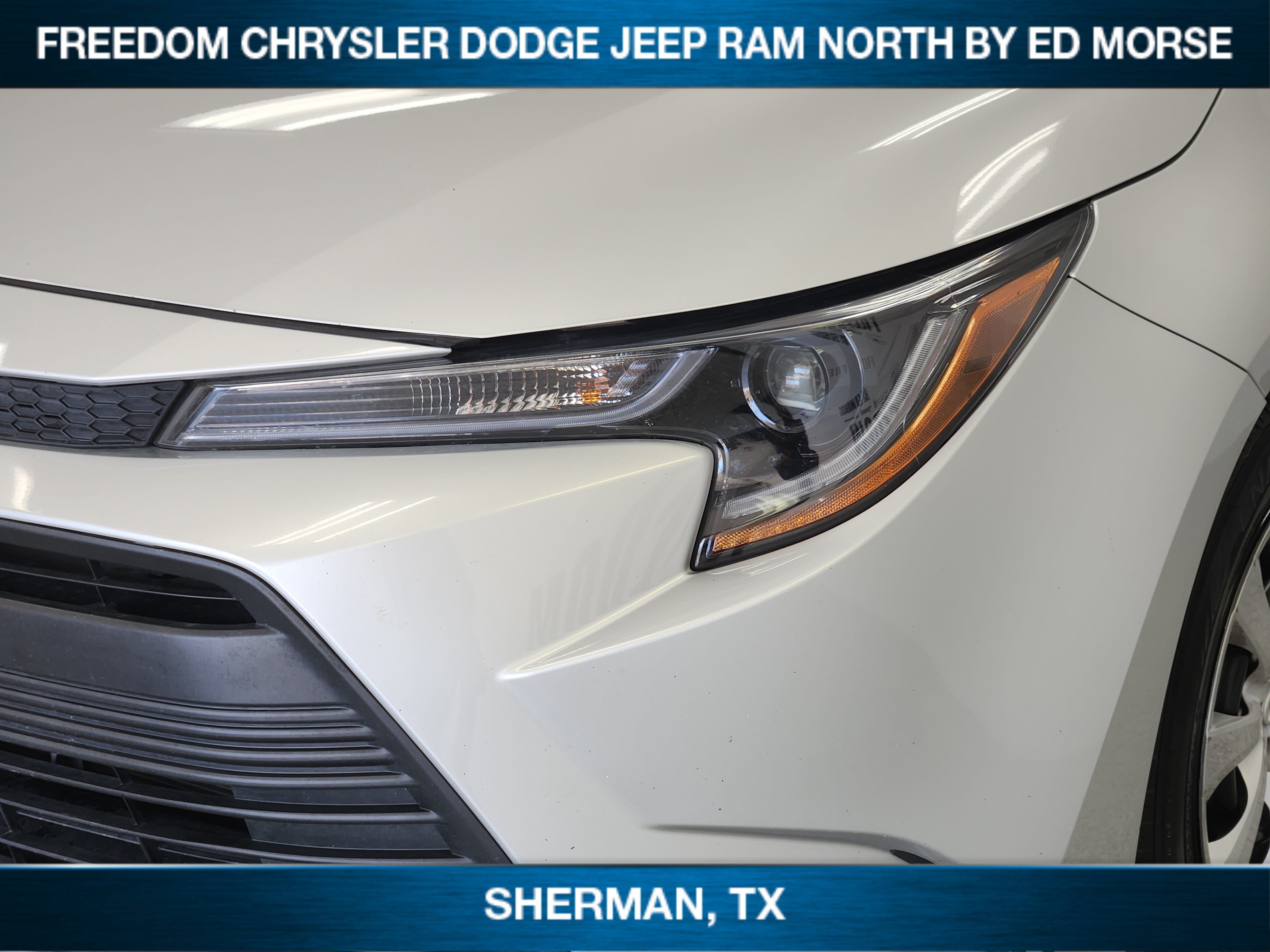 Used 2025 Toyota Corolla LE FWD image 5