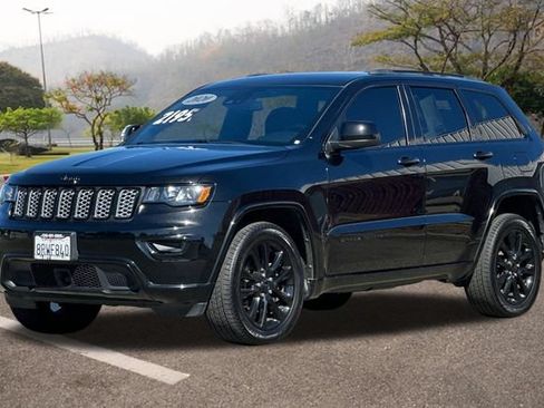 Used 2020 Jeep Grand Cherokee Altitude AWD/4WD image 8