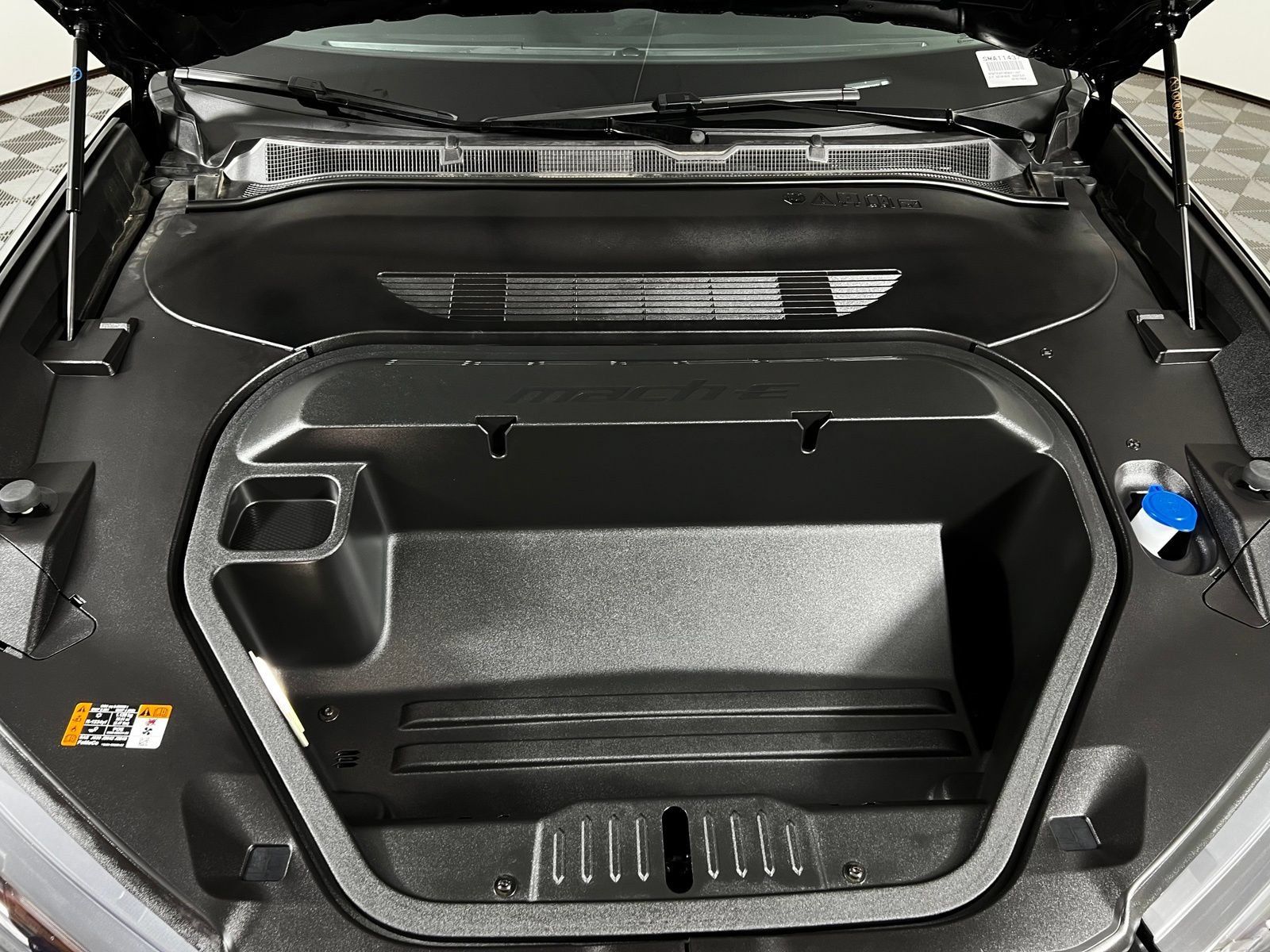 Used 2025 Ford Mustang Mach-E Premium RWD image 9