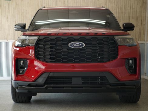 Used 2026 Ford Explorer ST-Line w/ ST-Line Street Pack RWD image 3