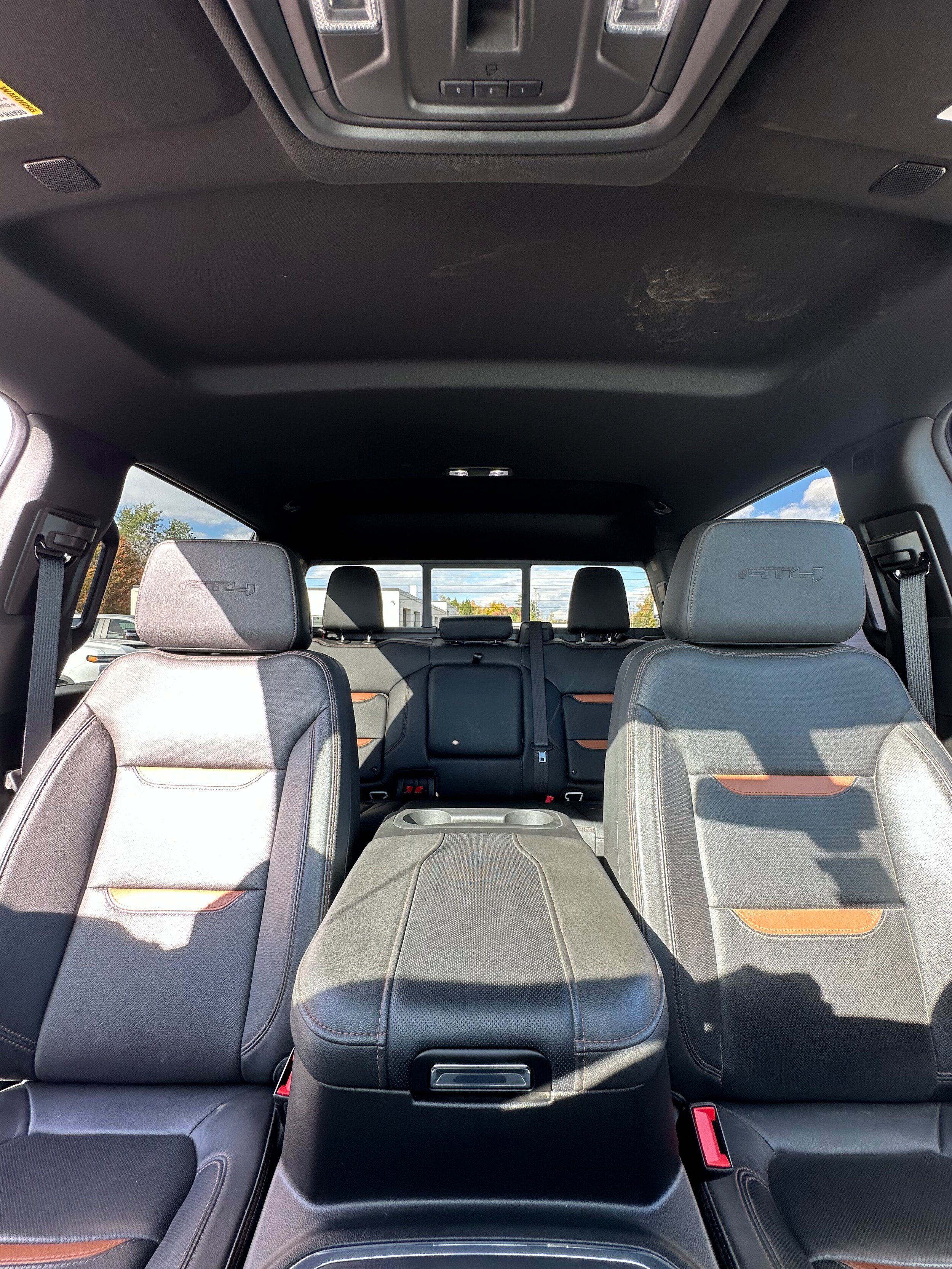 Used 2023 GMC Sierra 2500 AT4 w/ AT4 Preferred Package AWD/4WD image 11