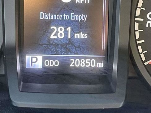 Used 2023 Toyota Tacoma SR image 23