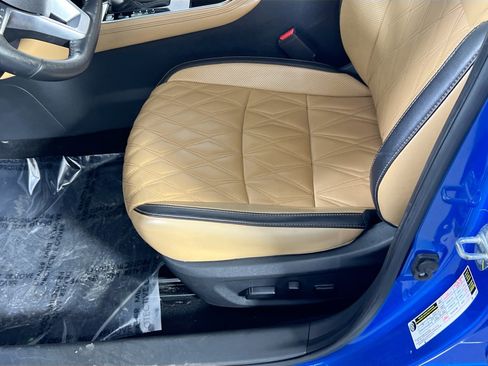 Used 2024 Nissan Sentra SV w/ SV Premium Package image 19