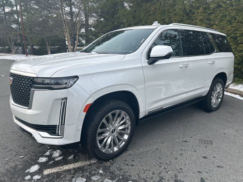 Used 2022 Cadillac Escalade Premium Luxury w/ Performance Package image 4