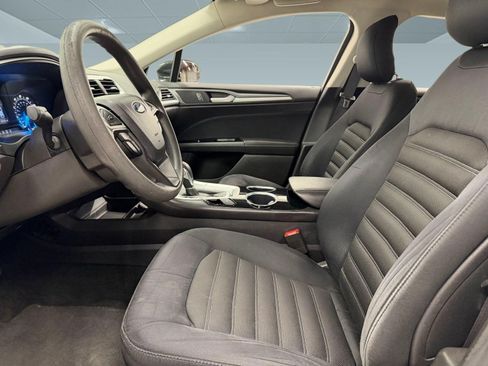 Used 2014 Ford Fusion SE FWD image 4