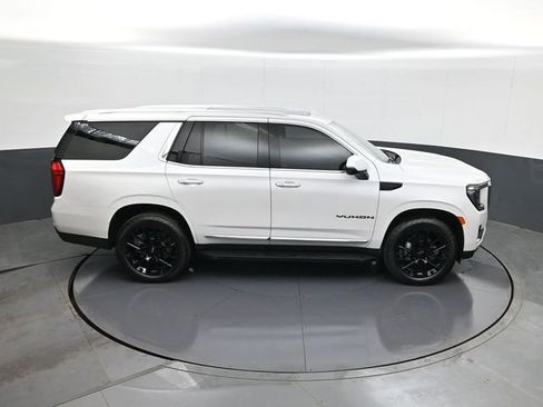 Used 2022 GMC Yukon SLT w/ SLT Luxury Package image 17