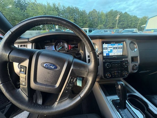 Used 2017 Ford Expedition XLT w/ Equipment Group 202A RWD image 21