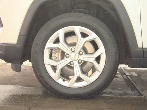 Used 2024 Jeep Compass Sport image 21