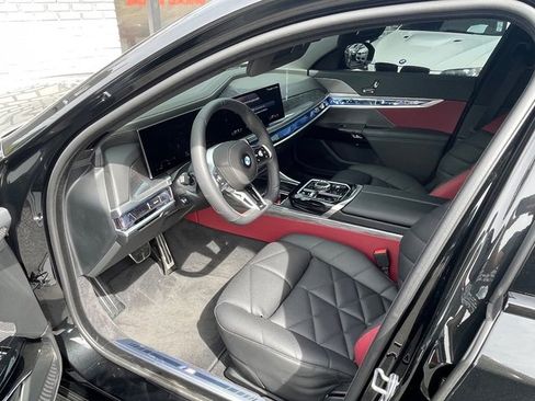 Used 2025 BMW 740i RWD image 29