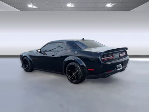 Used 2022 Dodge Challenger SRT Hellcat RWD image 3