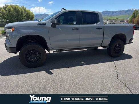 Used 2024 Chevrolet Silverado 1500 LT Trail Boss w/ LT Trail Boss Premium Package AWD/4WD image 2