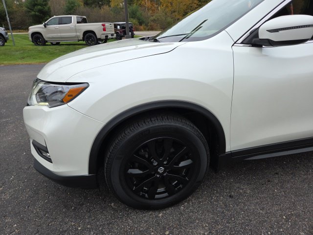 Used 2018 Nissan Rogue SV FWD image 14