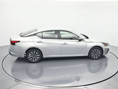 Certified 2024 Nissan Altima 2.5 SV FWD image 31