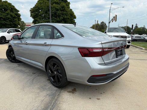 New 2025 Volkswagen Jetta SE image 4