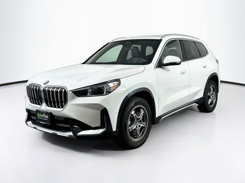 Used 2025 BMW X1 xDrive28i AWD/4WD image 3