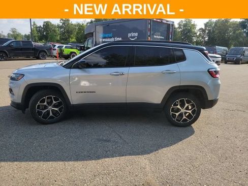 Used 2024 Jeep Compass Limited AWD/4WD image 6
