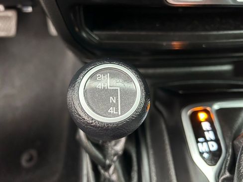 Used 2022 Jeep Gladiator Willys image 27