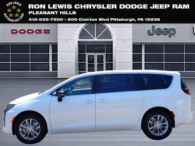 New 2027 Chrysler Pacifica Select FWD image 1
