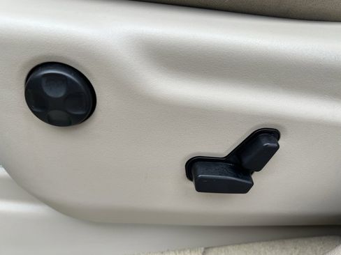 Used 2020 Jeep Grand Cherokee Overland image 26