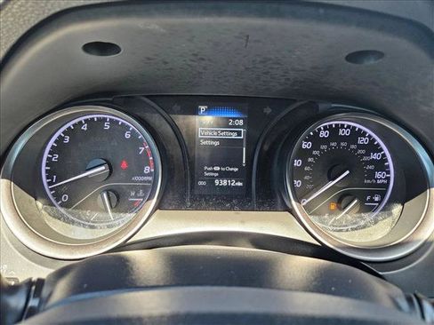 Used 2021 Toyota Camry SE w/ Carpet Mat Package (TMS) FWD image 11