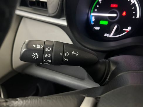 Used 2024 Toyota Sienna XLE image 57