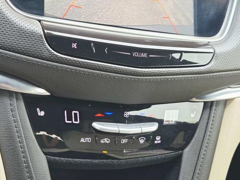 Used 2017 Cadillac XT5 Luxury w/ Driver Awareness Package FWD image 30