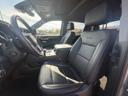 Used 2023 GMC Sierra 1500 Denali w/ Technology Package AWD/4WD image 12