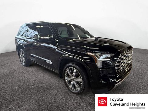 Used 2025 Toyota Sequoia Capstone AWD/4WD image 3