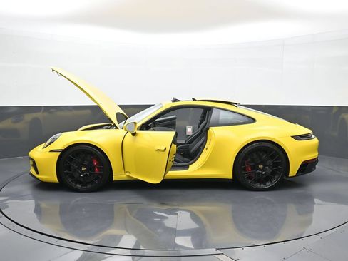 Certified 2024 Porsche 911 Carrera GTS RWD image 25