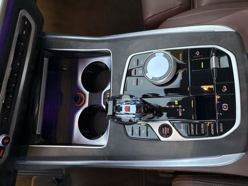 Used 2022 BMW X7 xDrive40i w/ Executive Package image 29