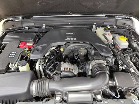 Used 2021 Jeep Wrangler Unlimited Sahara AWD/4WD image 26