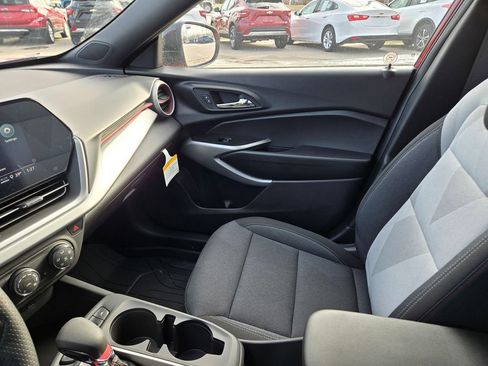 New 2026 Chevrolet Trax RS w/ Driver Confidence Package image 9