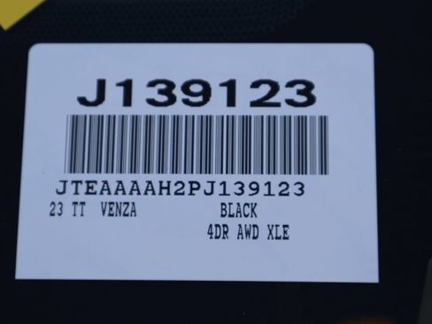 Used 2023 Toyota Venza XLE AWD/4WD image 7