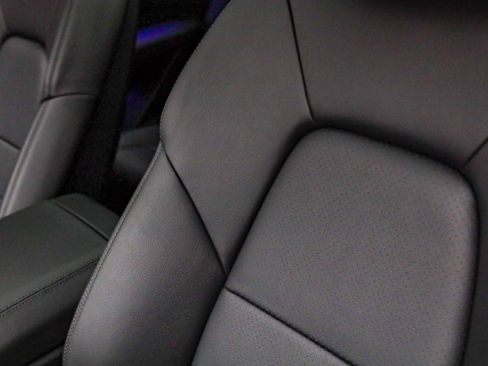 Certified 2026 Porsche Cayenne image 25