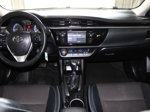 Used 2016 Toyota Corolla LE FWD image 12