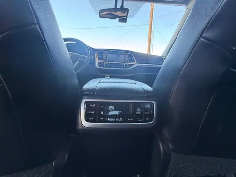 Used 2015 Toyota Highlander Limited Platinum AWD/4WD image 26