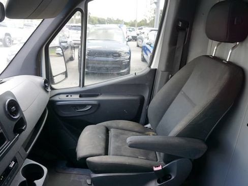 Used 2019 Mercedes-Benz Sprinter 144 image 39