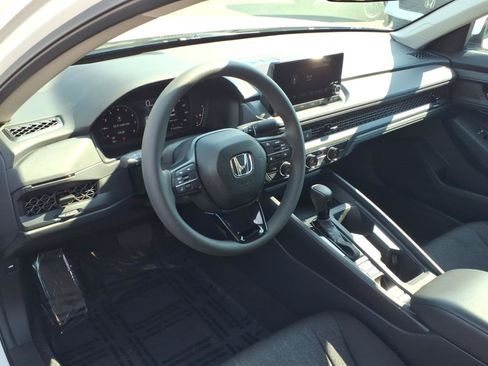 Used 2025 Honda Accord LX image 5