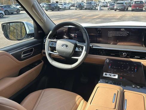 New 2026 INFINITI QX80 Luxe image 13